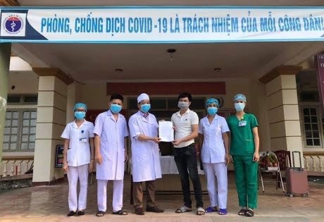 Bệnh nhân nhiễm COVID-19 cuối cùng ở Hà Tĩnh được xuất viện - ảnh 1