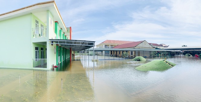 Hơn 300 trường ở Hà Tĩnh nghỉ học do mưa lũ - ảnh 1