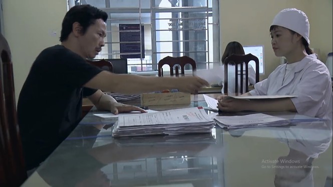 Về nhà đi con tập 62: Thư nhập viện sinh non, Vũ vẫn nhởn nhơ đi với gái - ảnh 4
