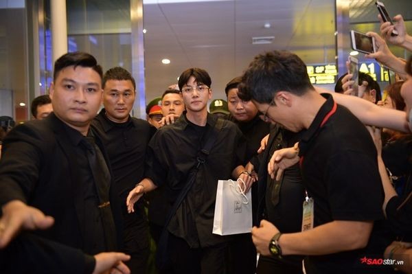 Ji Chang Wook huỷ show ở VN: Cuồng thần tượng dẫn đến lệch chuẩn giá trị xã hội - ảnh 3