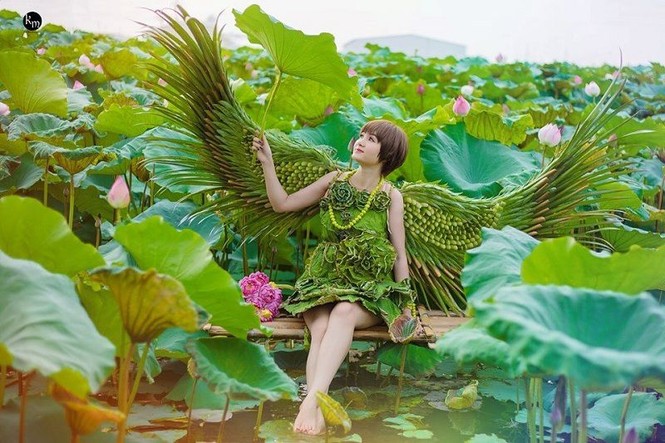 Độc đáo loạt ảnh sen với bộ váy hoàn toàn bằng lá cây - ảnh 1