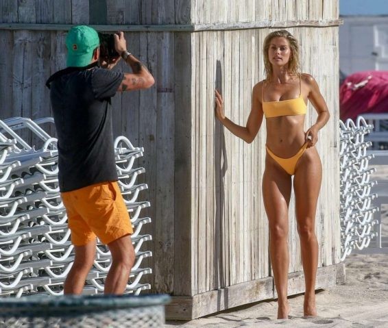 Ngắm nàng mẫu 9x Natalie Roser chụp hình nóng bỏng ở Miami - ảnh 3