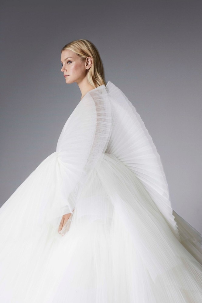 Elsa Hosk yêu kiều gợi cảm như công chúa - ảnh 22