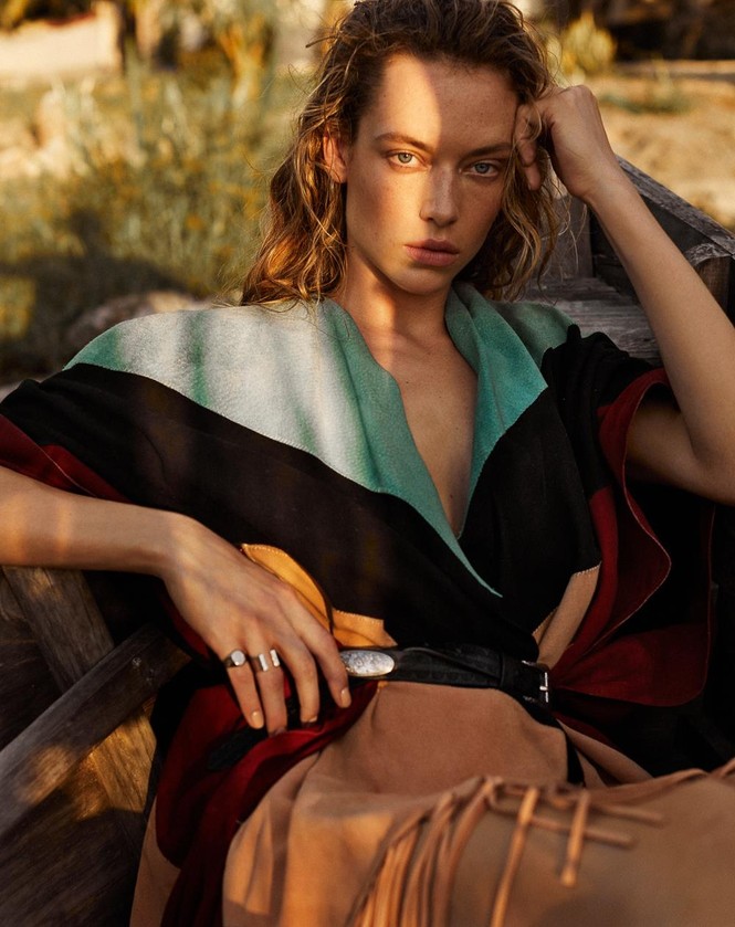 Mê đắm vẻ nóng bỏng của 'chân dài' 9x Hannah Ferguson - ảnh 12