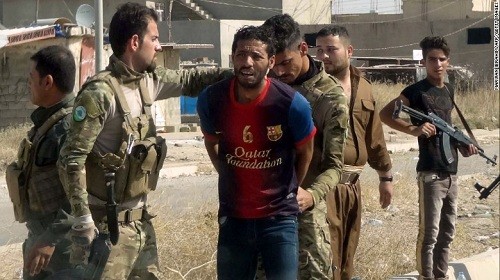 7 giờ nín thở dưới gầm giường ký túc xá trốn IS của cô gái Iraq - ảnh 1