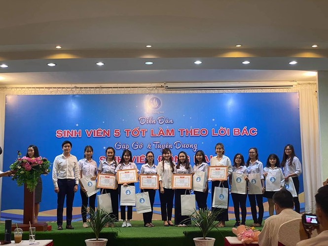Liên hoan “Sinh viên 5 tốt làm theo lời Bác” tỉnh Đồng Nai - ảnh 15
