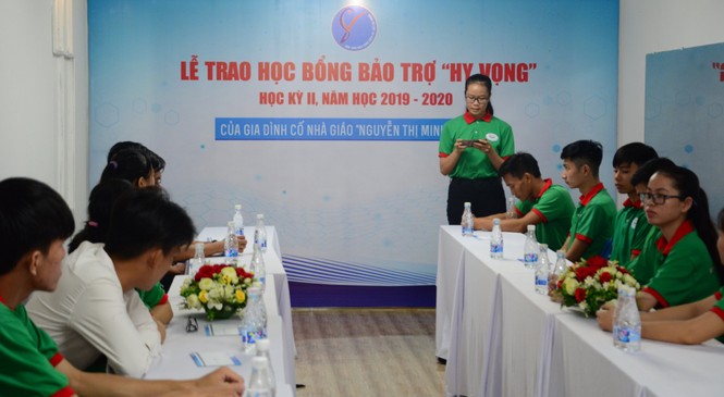 Học bổng