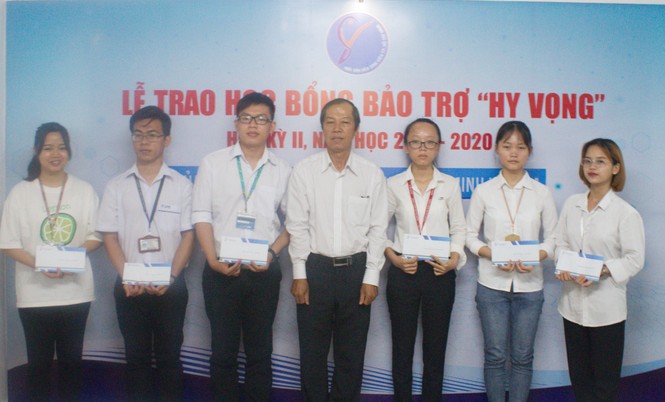 Học bổng