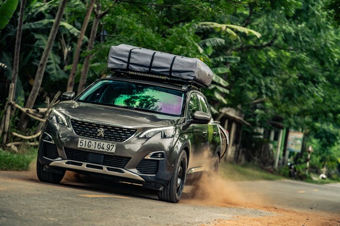 Tạp chí xe của Anh chạy thử Peugeot 3008 độ ở Việt Nam - ảnh 4