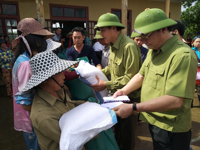 Báo Xây dựng chung tay hỗ trợ đồng bào miền Trung bị thiệt hại do mưa lũ - ảnh 2
