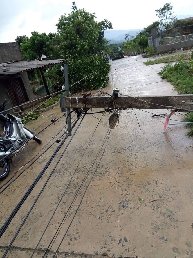 Lốc xoáy làm tốc mái 40 căn nhà - ảnh 4
