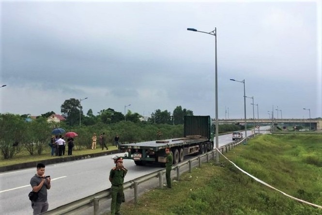 Thực nghiệm điều tra vụ xe container đâm Innova đi lùi trên cao tốc - ảnh 4