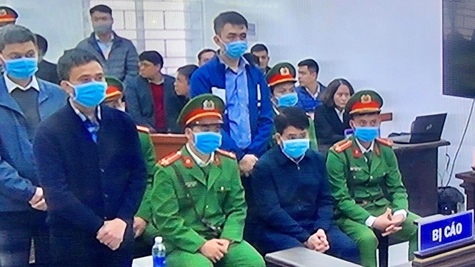 Luật sư: Ông Nguyễn Đức Chung xin lỗi vì làm mất niềm tin của nhân dân - ảnh 1