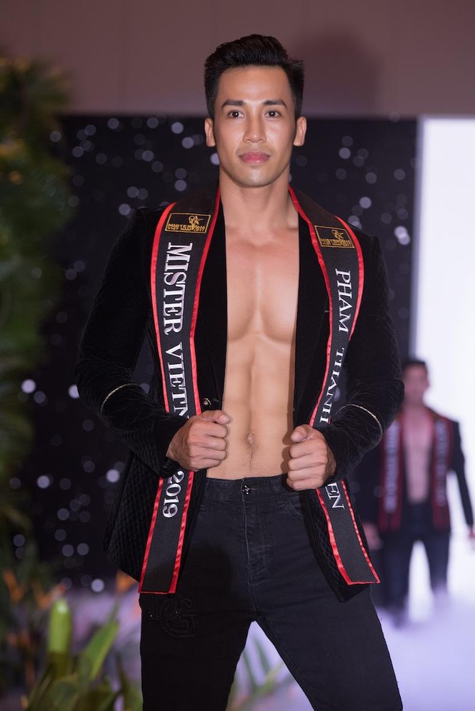 'Nhức mắt' với body chuẩn 6 múi của các thí sinh Mister Việt Nam 2019 - ảnh 4