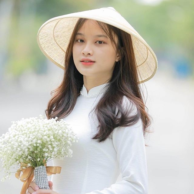 Vẻ đẹp tỏa sáng của nữ sinh đến từ miền đất đỏ bazan - ảnh 1