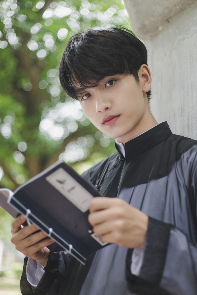 Hot boy Đại học Y trong bộ ảnh Quốc phục - ảnh 13