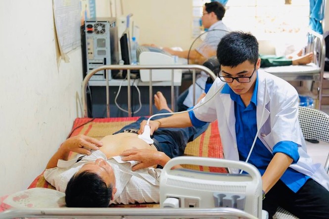 Hành trình Tháng Bảy tri ân tình nguyện của tuổi trẻ trường Đại học Y Dược Thái Nguyên - ảnh 1