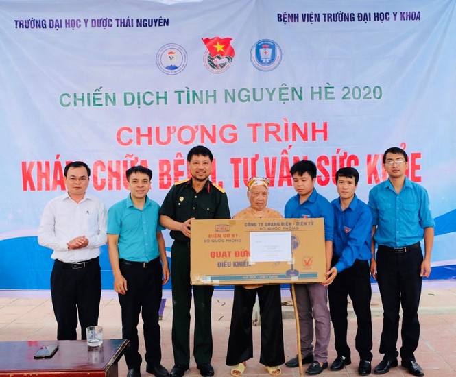 Hành trình Tháng Bảy tri ân tình nguyện của tuổi trẻ trường Đại học Y Dược Thái Nguyên - ảnh 5