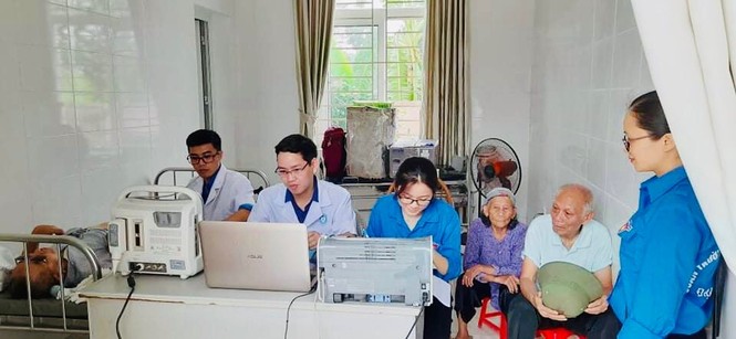 Hành trình Tháng Bảy tri ân tình nguyện của tuổi trẻ trường Đại học Y Dược Thái Nguyên - ảnh 8