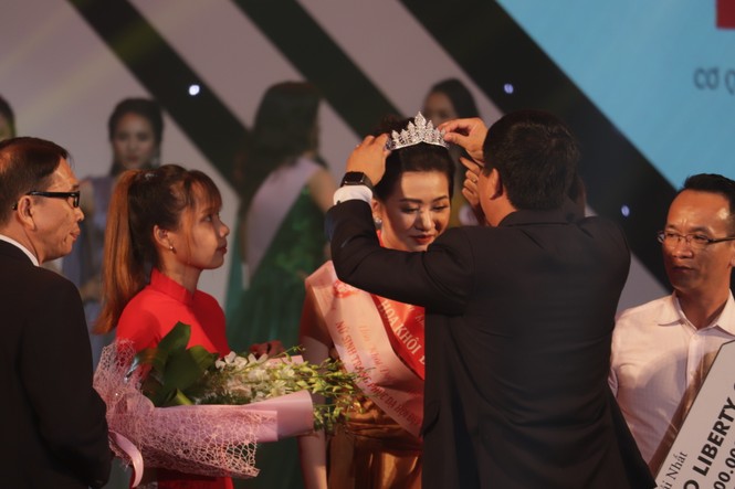 Hoa khôi Đại học Huế 2020: Gọi tên nữ sinh trường Đại học Ngoại ngữ - ảnh 23