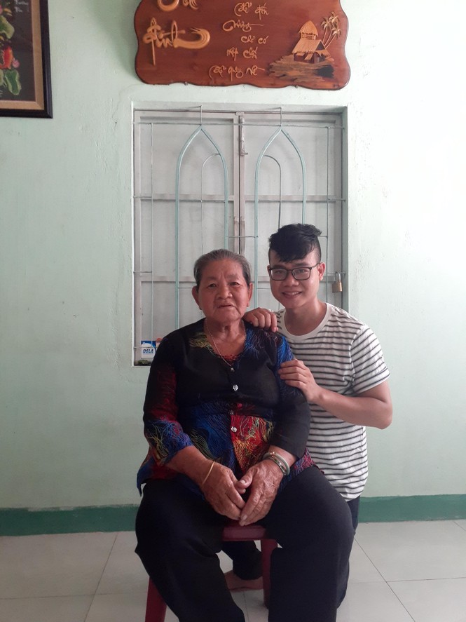 Từ cậu bé bán bánh mì đến sinh viên trường Đại học quốc tế - ảnh 2