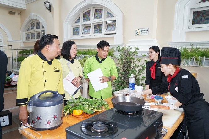 Sinh viên trường ĐH Hoa Sen nâng tầm ẩm thực Việt - ảnh 2