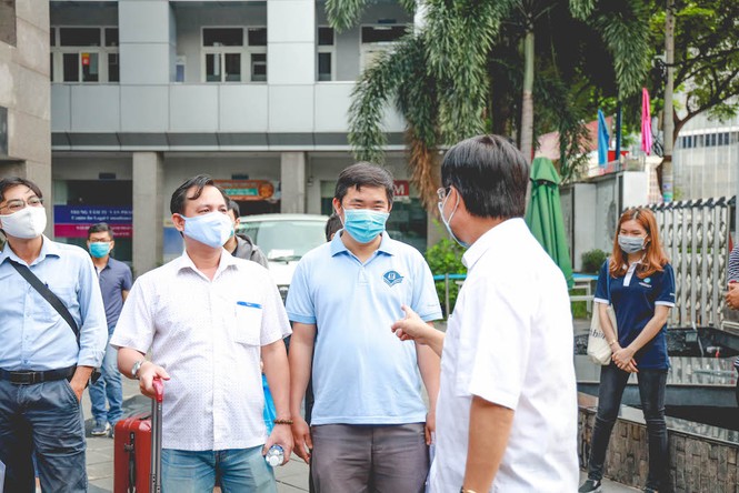 Giảng viên TP. HCM về tỉnh làm nhiệm vụ thi tốt nghiệp THPT 2020: Cũng thực hiện giãn cách - ảnh 1
