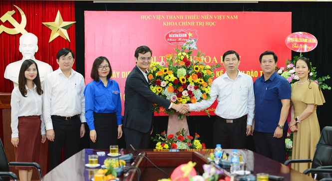 Ban Bí thư T.Ư Đoàn tri ân các thầy cô giáo, nhà giáo lão thành - ảnh 4