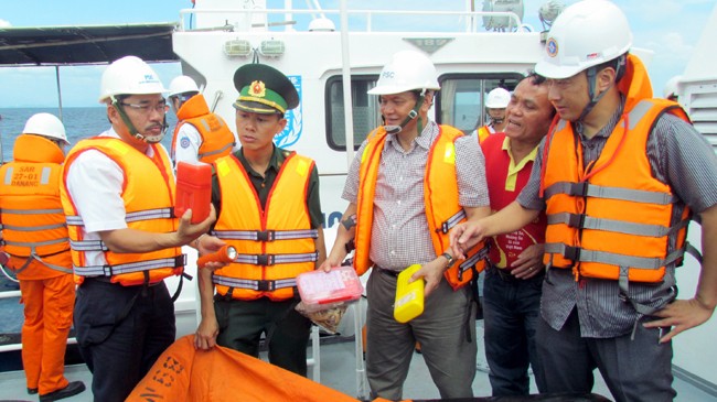 Tìm thuyền viên tàu Phúc Xuân mất tích: Hy vọng mong manh - ảnh 1