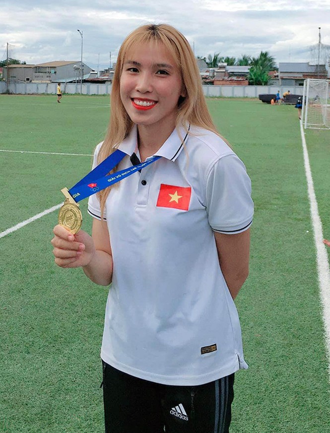 Nữ sinh Đại học Duy Tân đoạt Huy chương Bạc nhảy sào nữ - ảnh 2