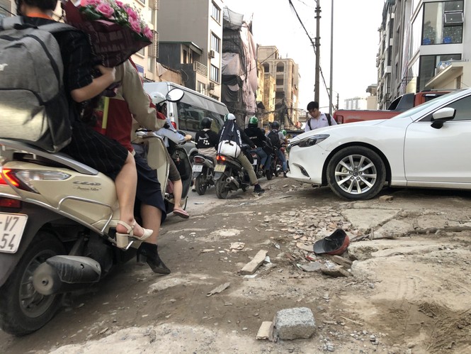 Thi công ì ạch, đường Vũ Trọng Phụng thành nỗi ám ảnh với người dân Thủ đô - ảnh 11