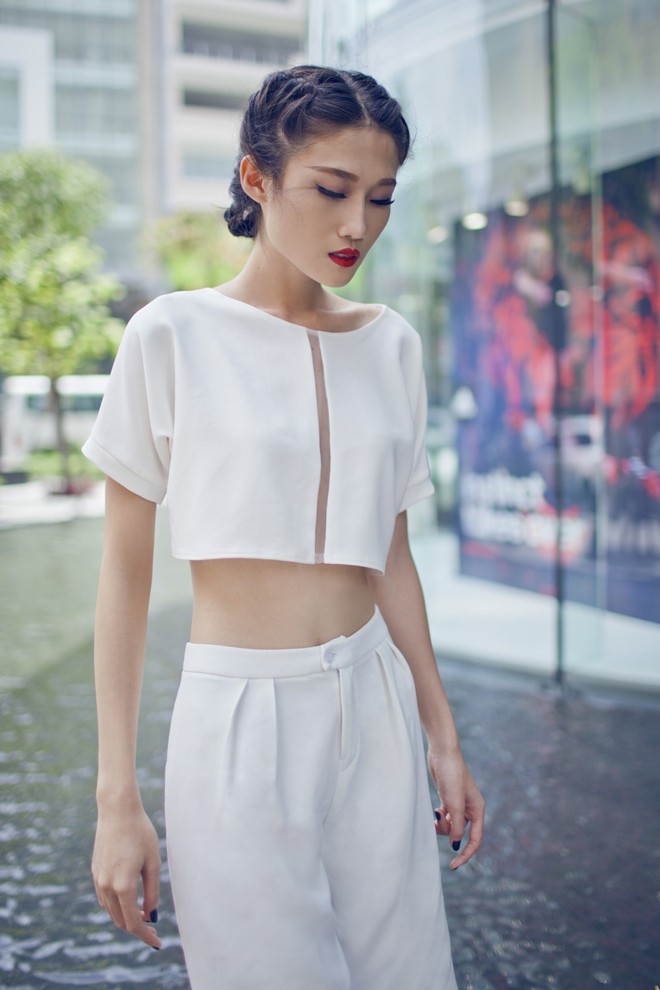 Kha Mỹ Vân chân dài, eo thon quyến rũ dạo phố - ảnh 3