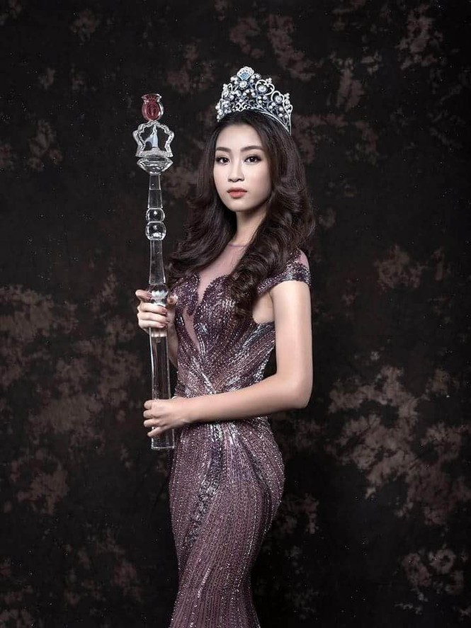 Hoa hậu Mỹ Linh lộng lẫy đầy quyến rũ với váy đuôi cá - ảnh 8