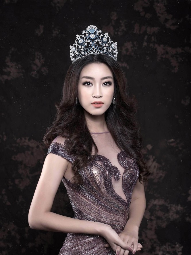 Hoa hậu Mỹ Linh lộng lẫy đầy quyến rũ với váy đuôi cá - ảnh 7