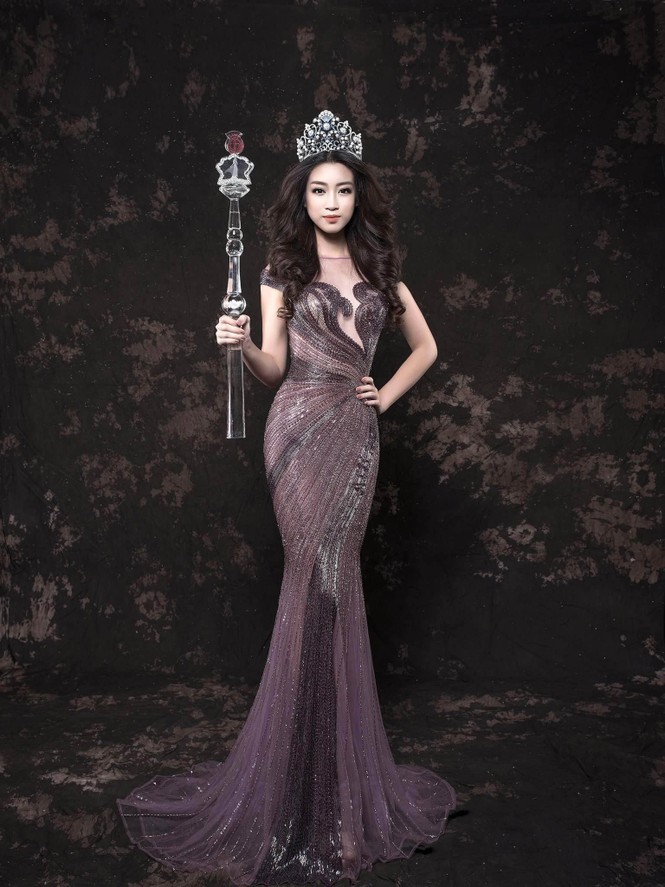 Hoa hậu Mỹ Linh lộng lẫy đầy quyến rũ với váy đuôi cá - ảnh 9