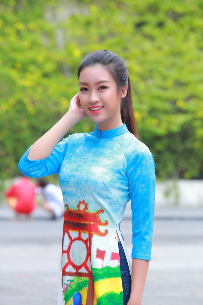 Ngọc Hân, Mỹ Linh, Thanh Tú mặc áo dài nhảy flashmob ở Hồ Gươm - ảnh 4