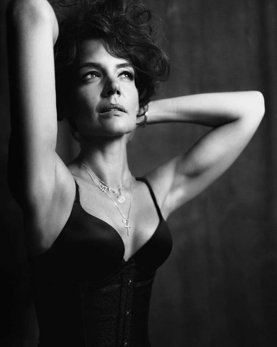 Katie Holmes bất ngờ gợi cảm với loạt ảnh mới - ảnh 1