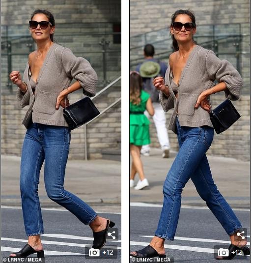 Katie Holmes mặc áo cardigan lệch vai, lộ nội y và ngực chảy xệ - ảnh 3