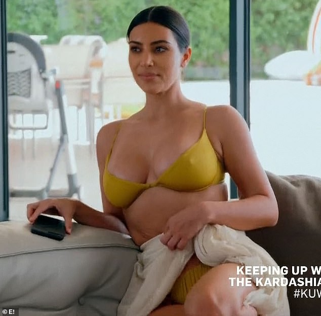Kim Kardashian quá đỗi gợi cảm với bikini bé xíu - ảnh 2