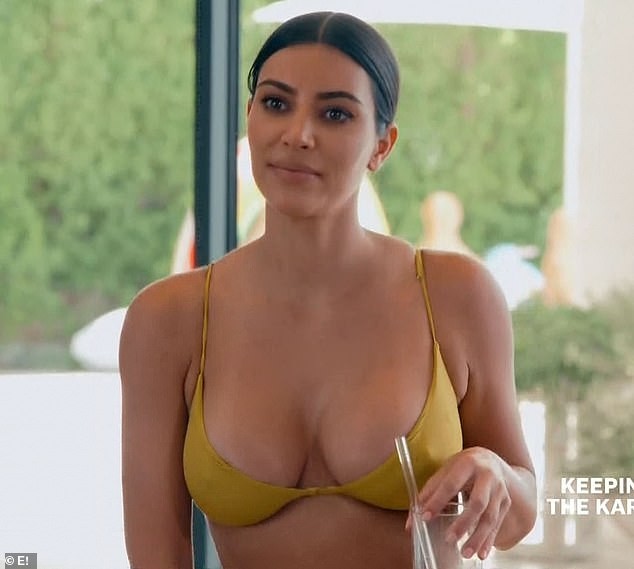 Kim Kardashian quá đỗi gợi cảm với bikini bé xíu - ảnh 3
