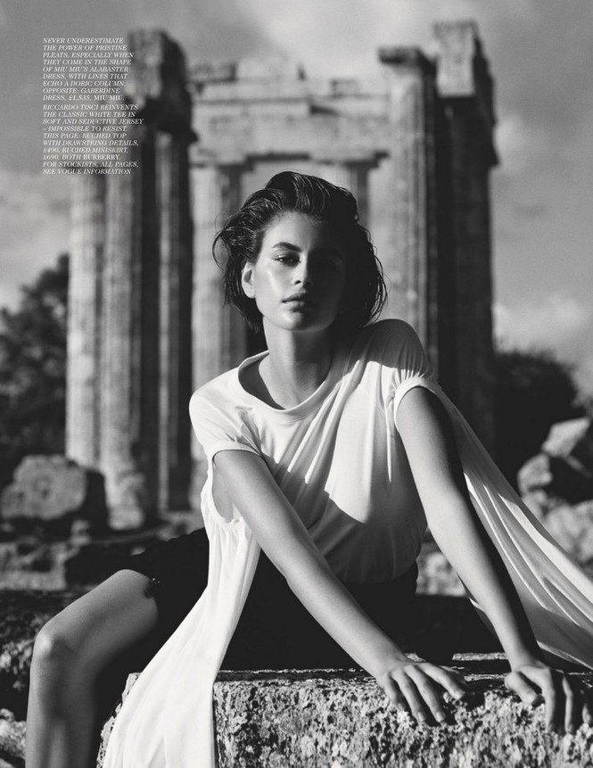 Con gái siêu mẫu 19 tuổi của Cindy Crawford lần hiếm hoi 'thả rông' táo bạo trên tạp chí - ảnh 8