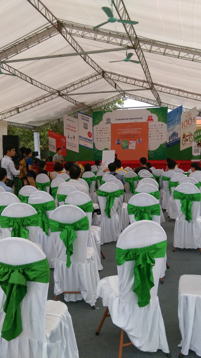 Hà Nội bội thực hội chợ sách - ảnh 1