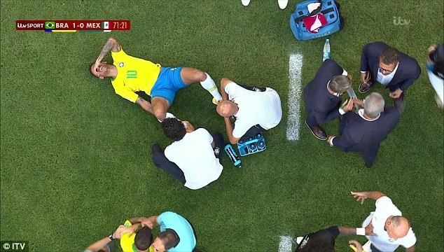Neymar gây bão vì 'diễn kịch' quá lố, giãy đành đạch trên sân - ảnh 4