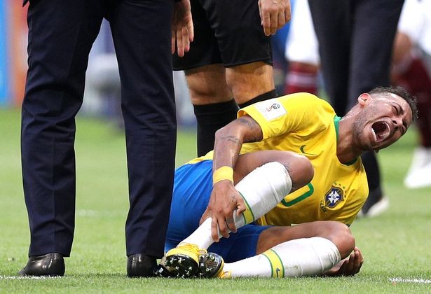Neymar gây bão vì 'diễn kịch' quá lố, giãy đành đạch trên sân - ảnh 5