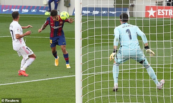 Barcelona gục ngã trước Real Madrid ở trận Siêu kinh điển - ảnh 6