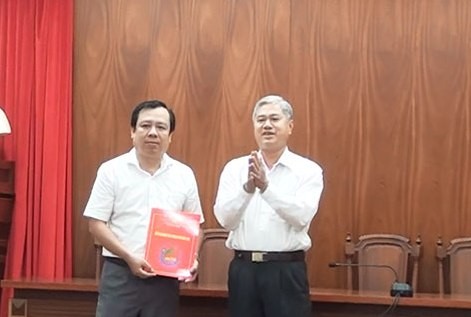 Kiện toàn nhân sự 4 địa phương - ảnh 1