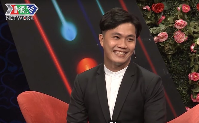 Quyền Linh 'đứng hình' với anh chàng 28 tuổi vẫn thích 'sờ ti' mẹ ở show hẹn hò - ảnh 1