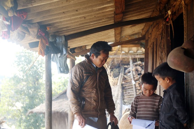 Chuyện thầy giáo trên... đỉnh trời - ảnh 1