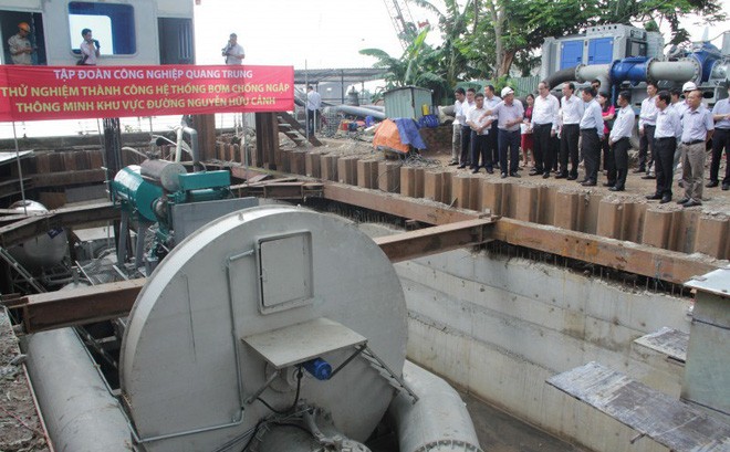 Nâng đường Nguyễn Hữu Cảnh, “siêu máy bơm”…chưa biết về đâu - ảnh 3