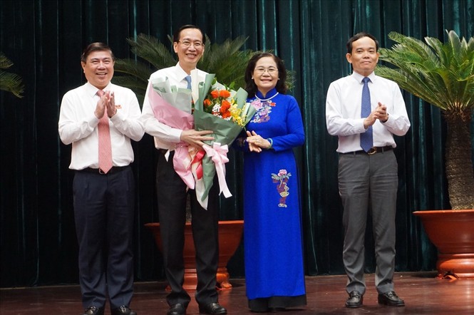Thêm 2 cấp phó, nhiệm vụ của Chủ tịch TP.HCM Nguyễn Thành Phong nặng nề hơn - ảnh 1